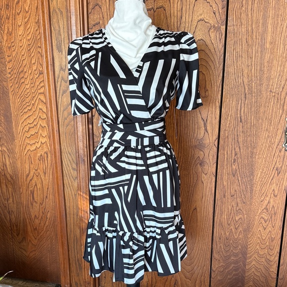 Karl Lagerfeld Dresses & Skirts - Karl Lagerfeld Monochrome Geometric Midi Dress